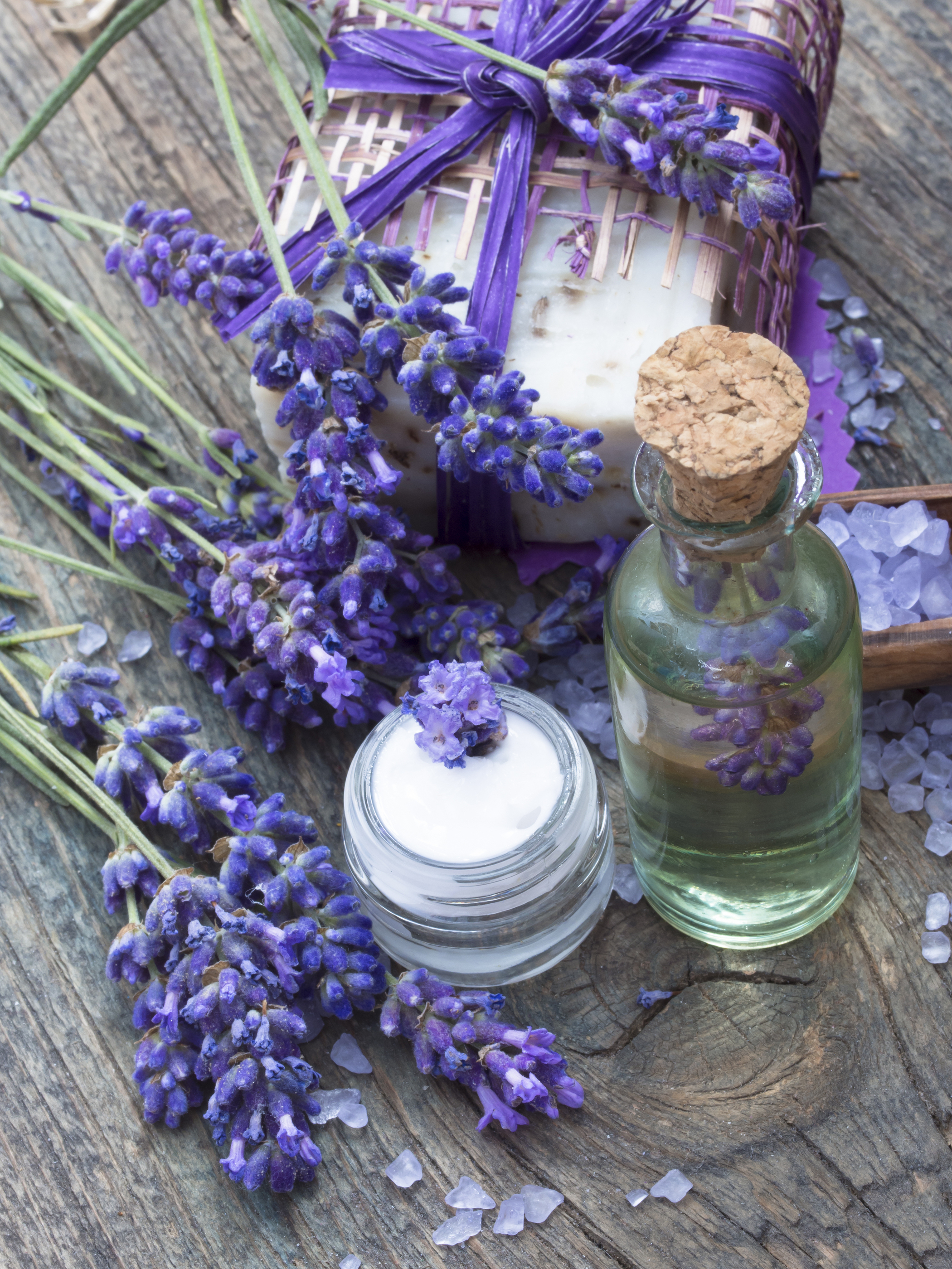 https://www.cozyhomecandle.com/wp-content/uploads/2019/09/lavender-spa-setting.jpg